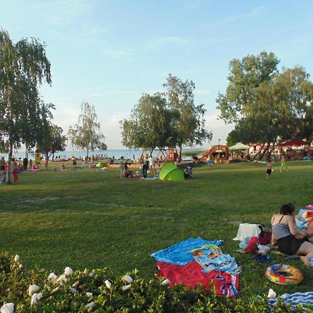 Sosto Apartman Siófok Exteriér fotografie